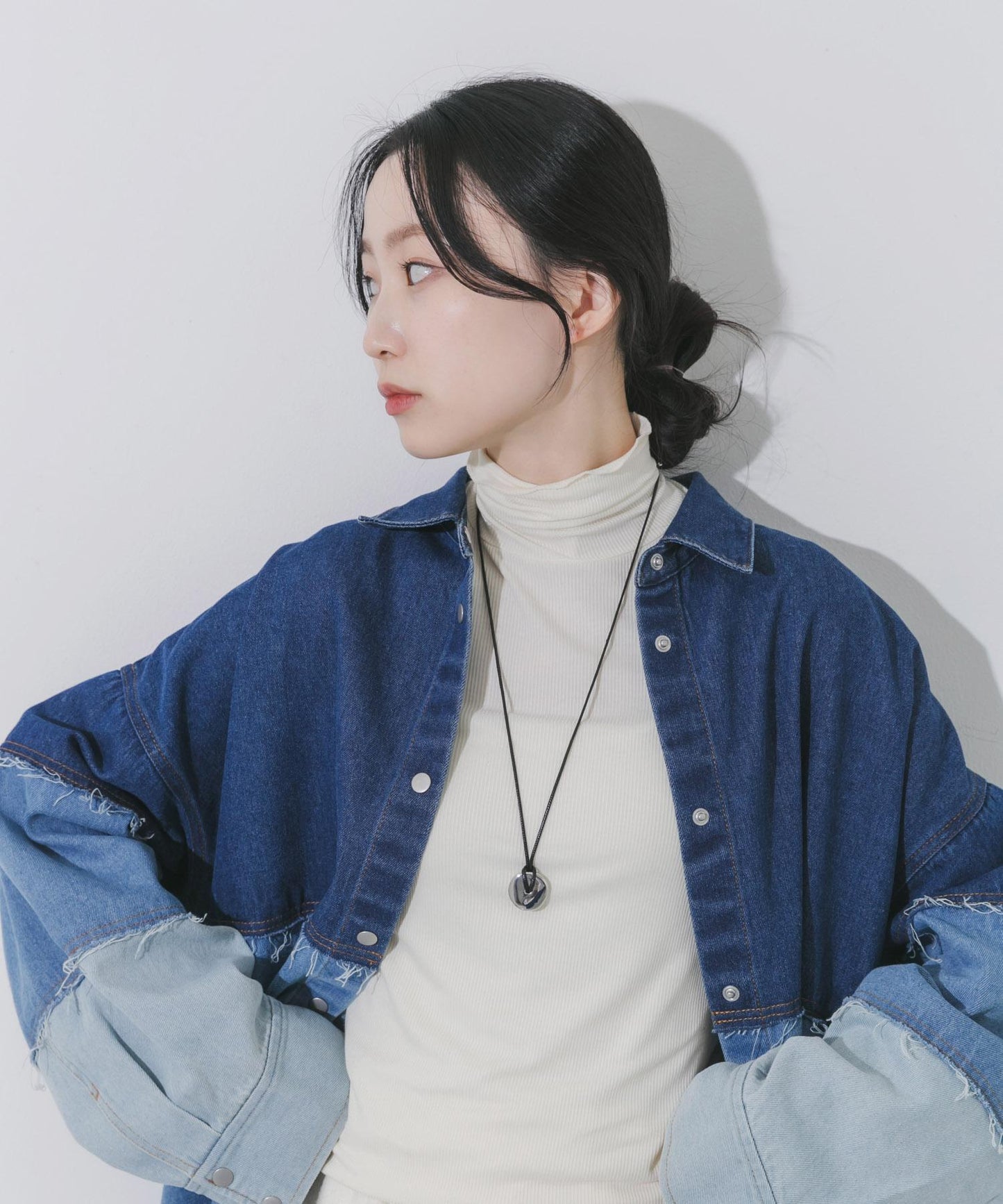 金屬圓形吊墜項鍊