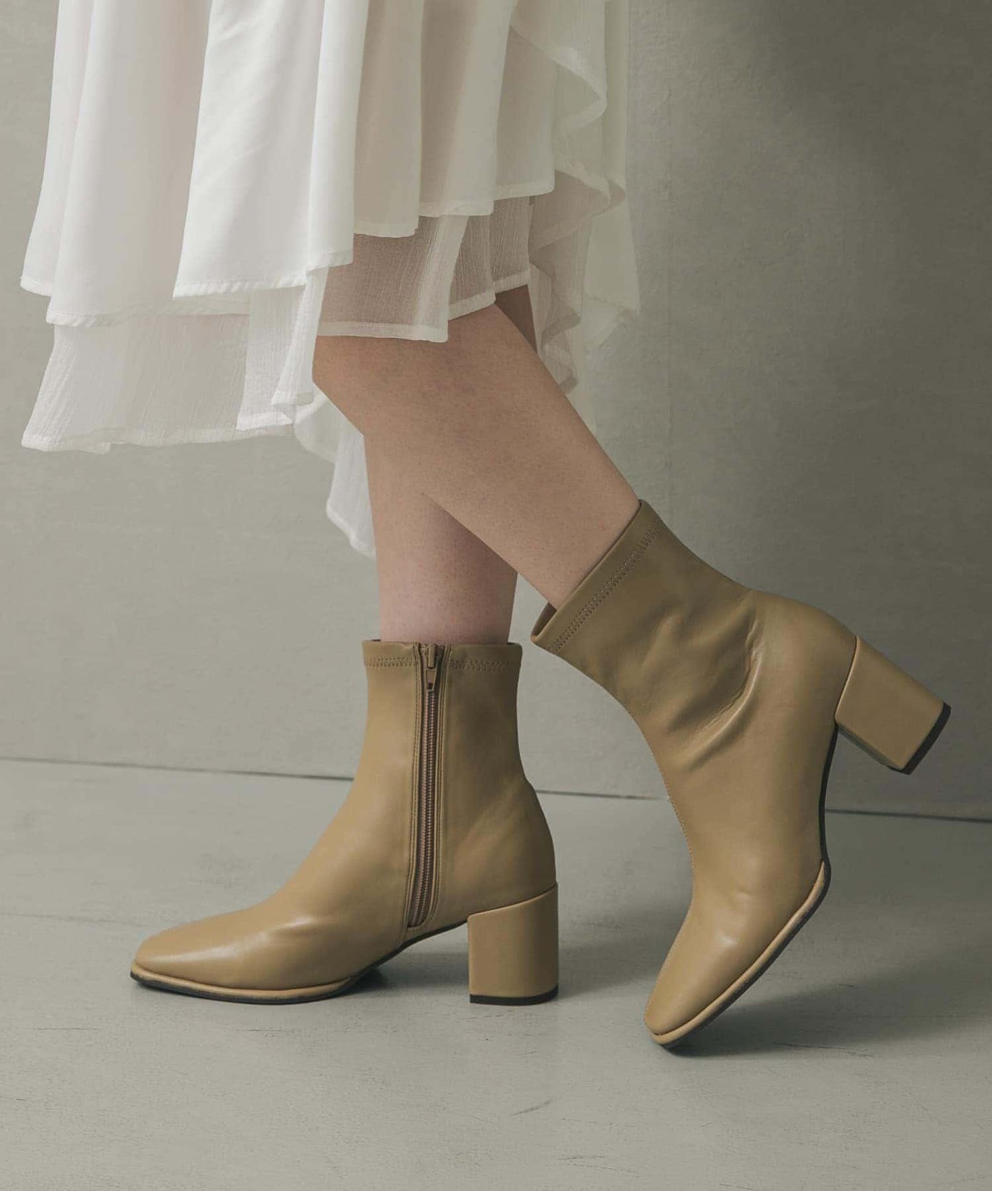 方頭中縫彈力靴