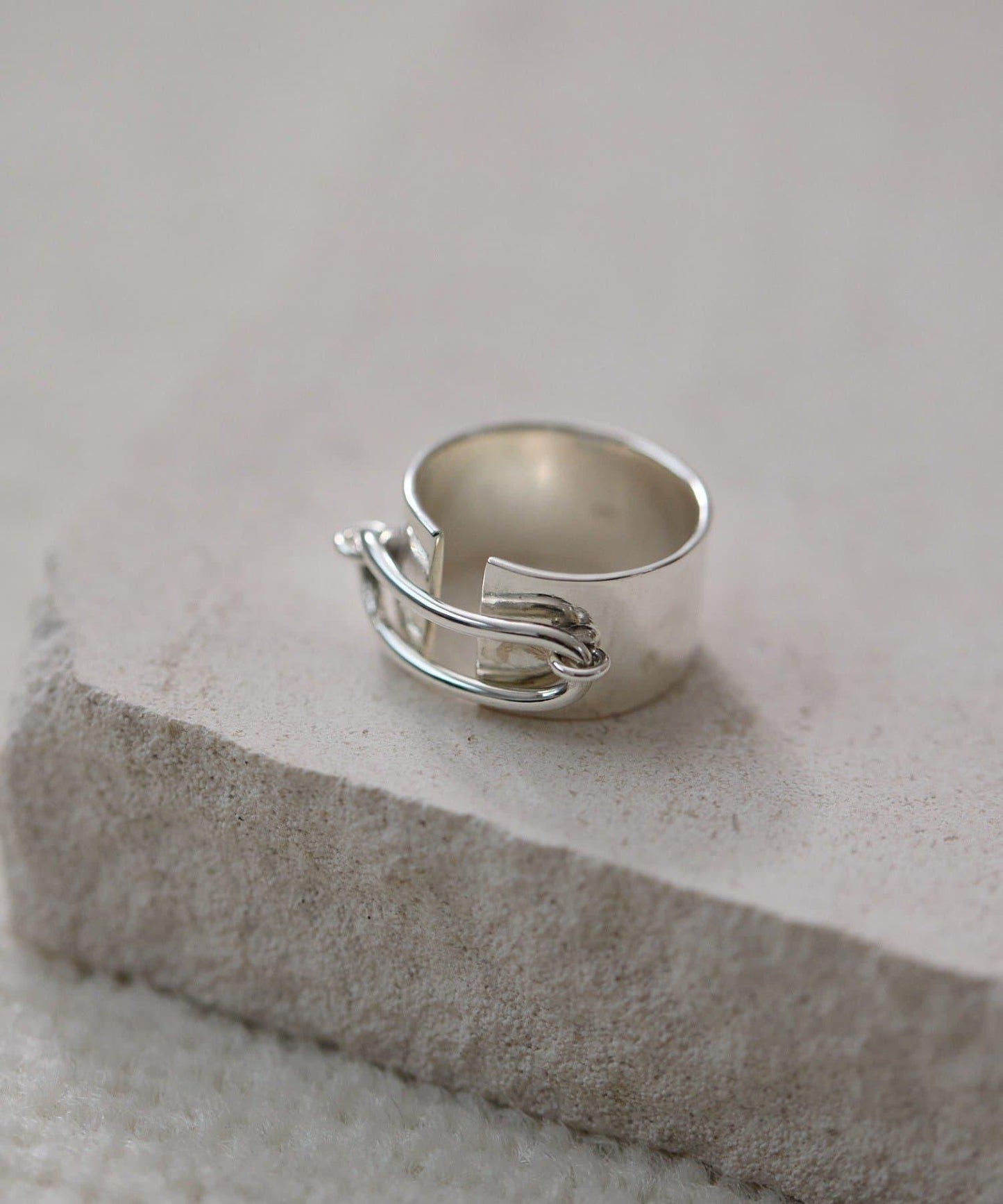 《スターリングシルバー使用》寬釦環戒指