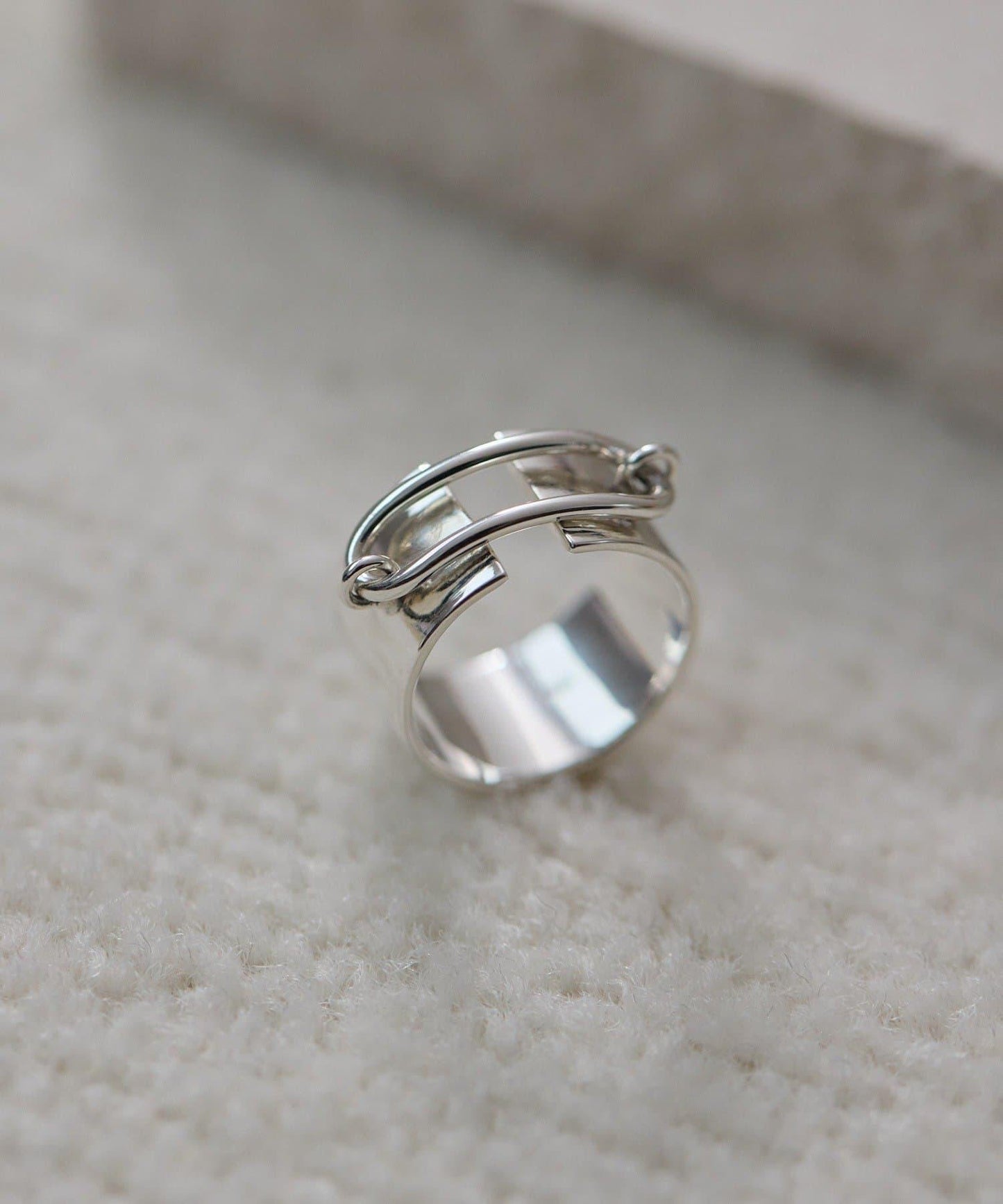 《スターリングシルバー使用》寬釦環戒指