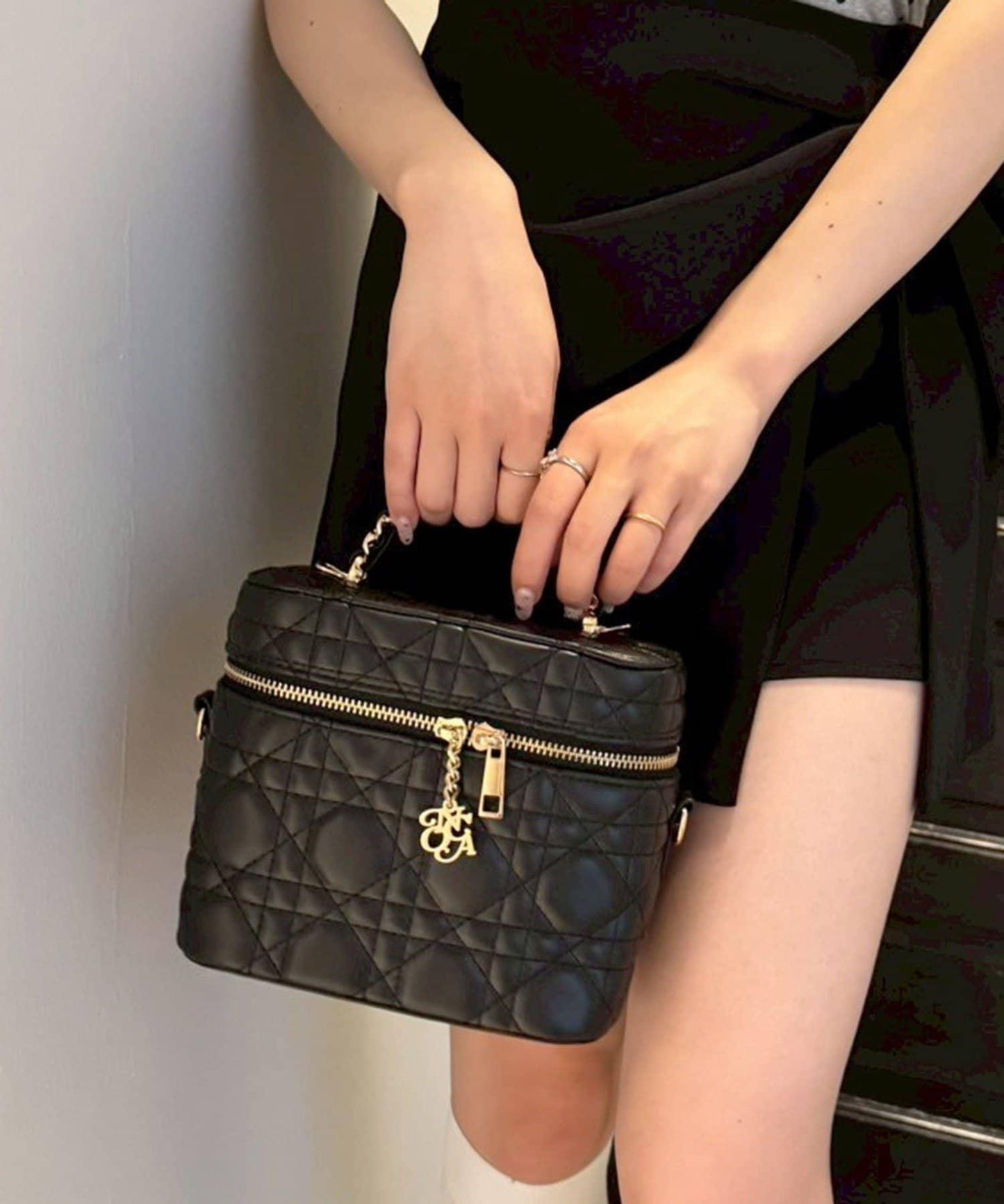 帶吊飾絎縫化妝包