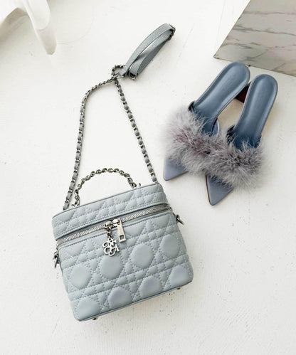 帶吊飾絎縫化妝包