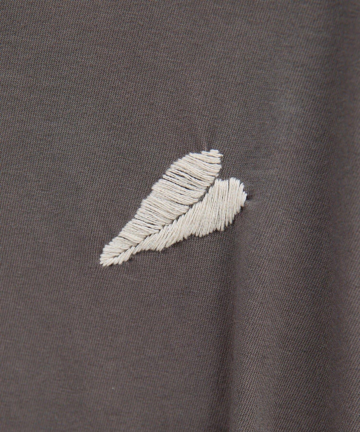 【Dhritië】葉子刺繡T恤