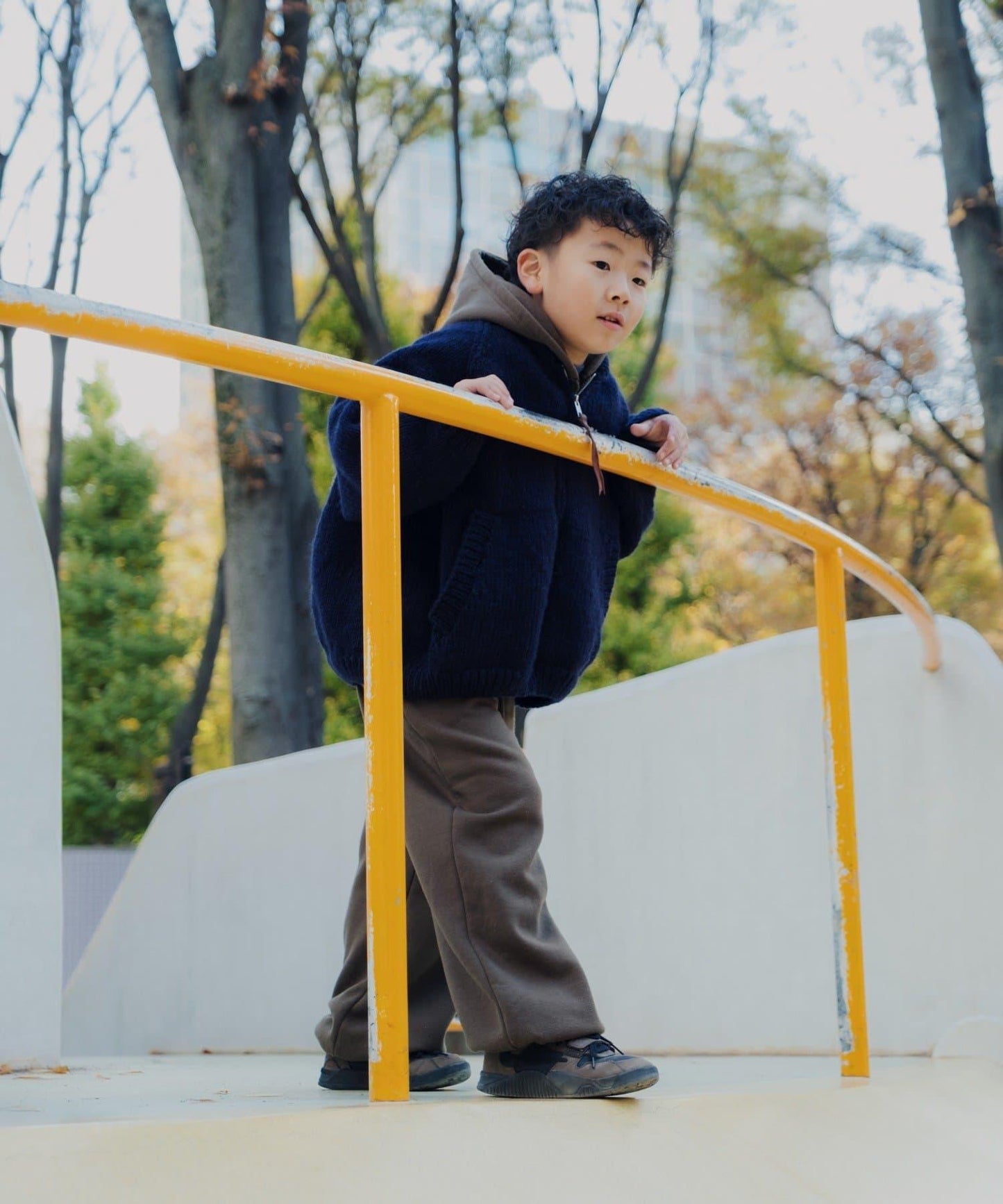 Kastane 花朵手織兒童針織衫