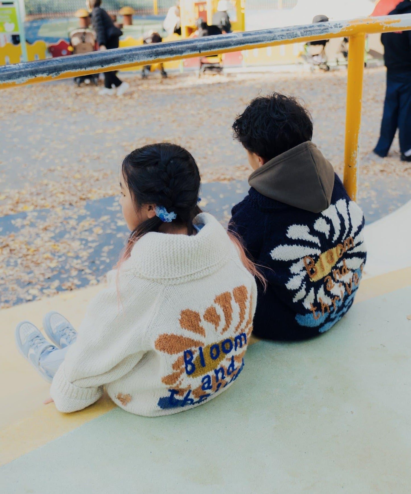 Kastane 花朵手織兒童針織衫