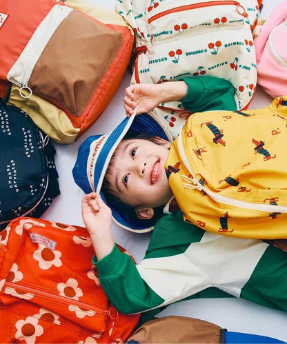 適合日常使用的全印花雙肩包