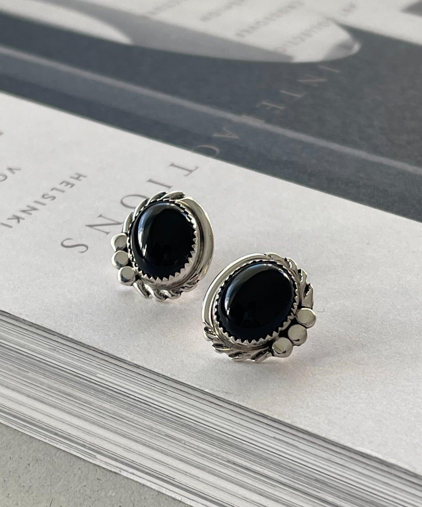 《スターリングシルバー使用》橢圓形寶石耳釘