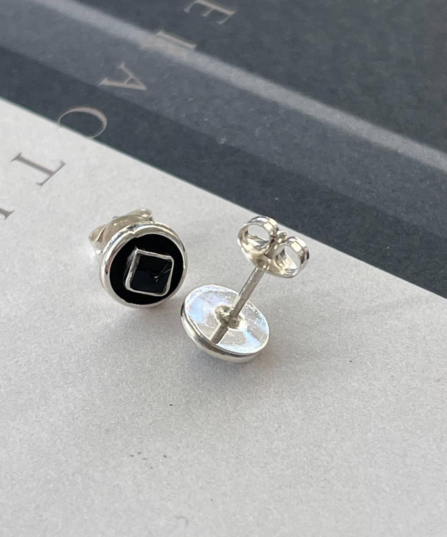 《スターリングシルバー使用》迷你圓形耳釘