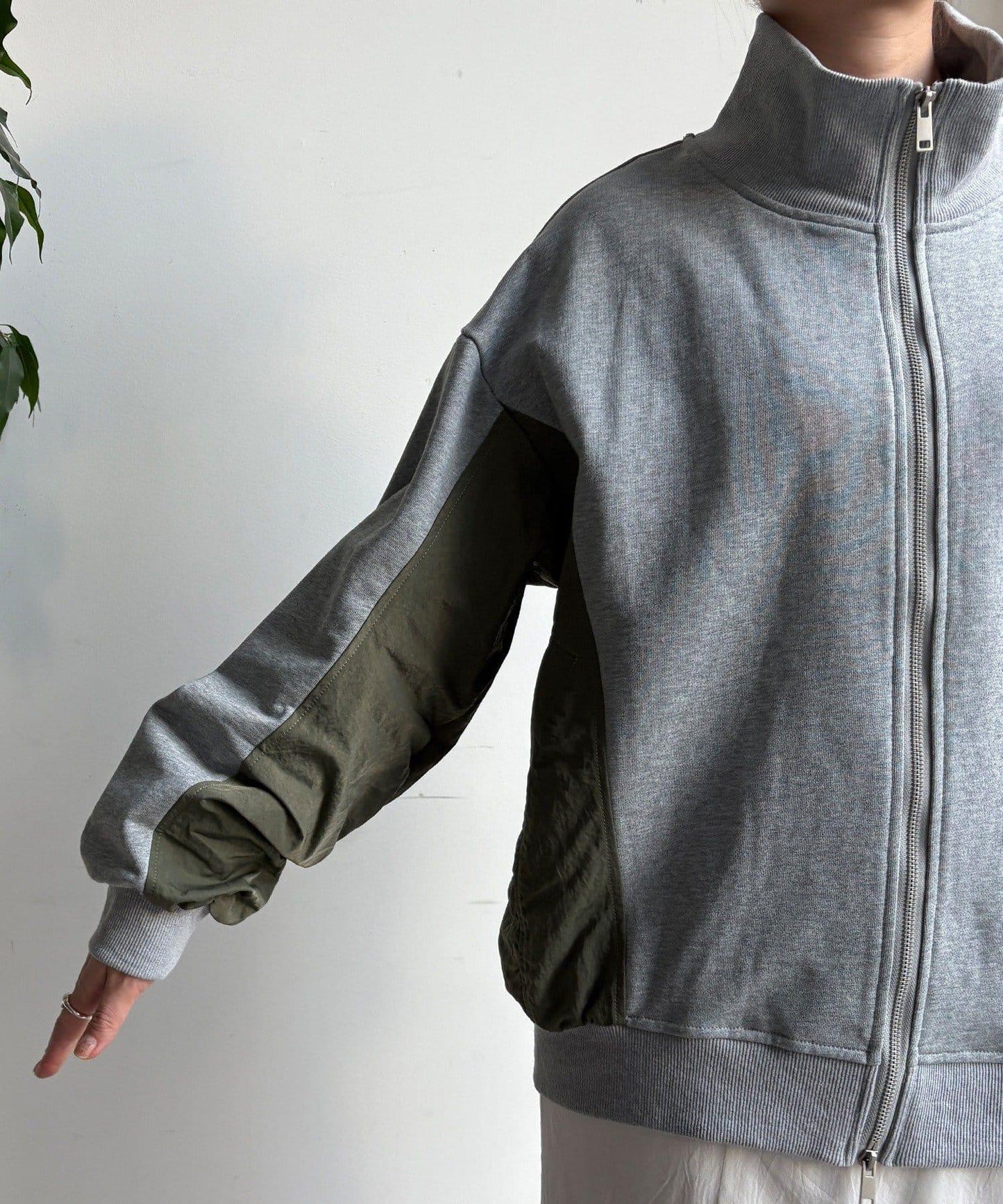 異材質拼接雙拉鍊夾克