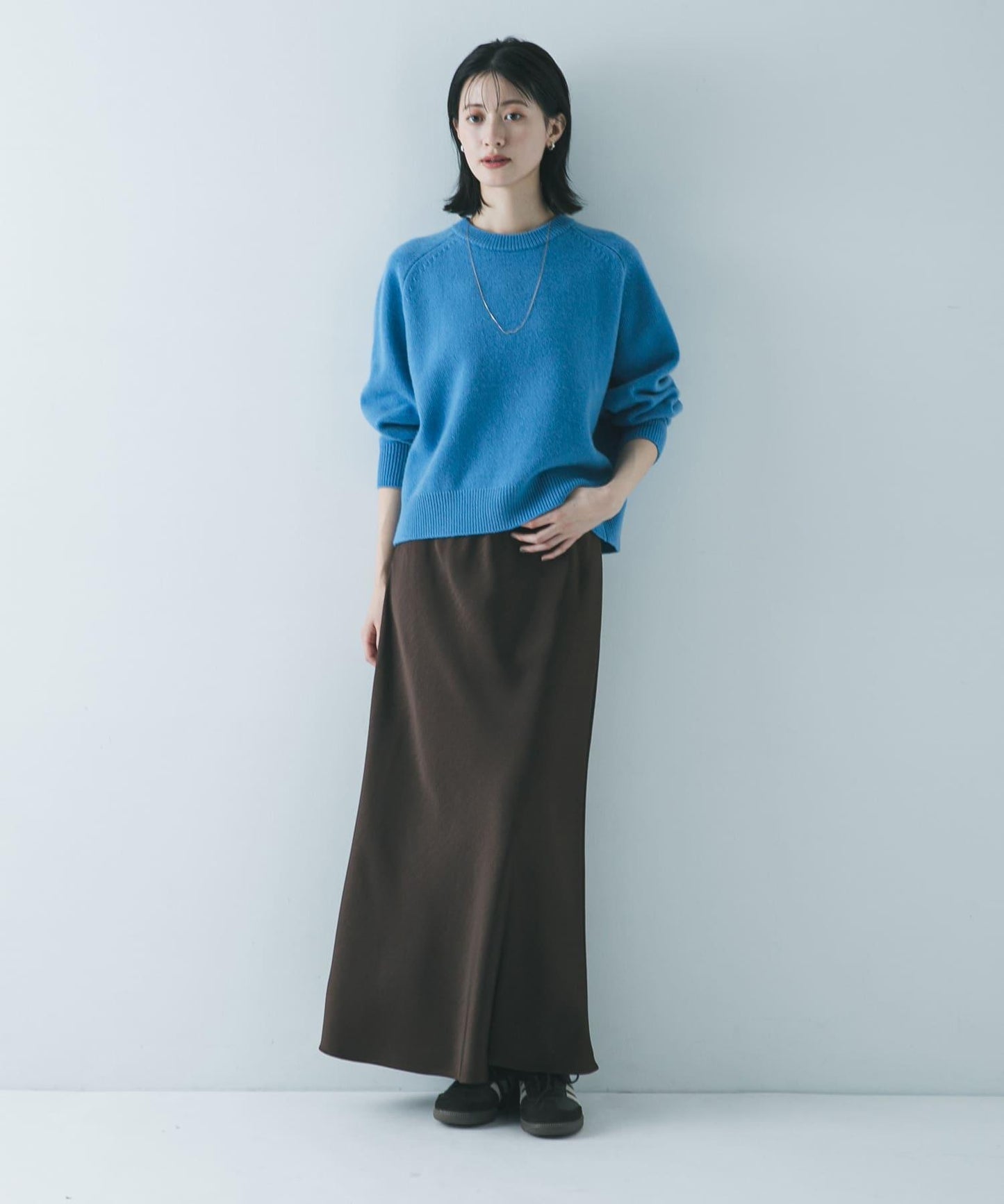緞面斜裁半身裙
