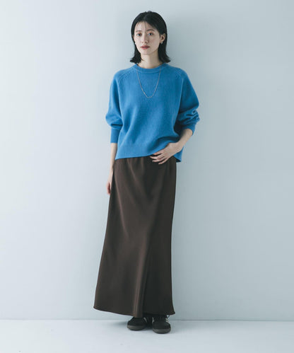 緞面斜裁半身裙