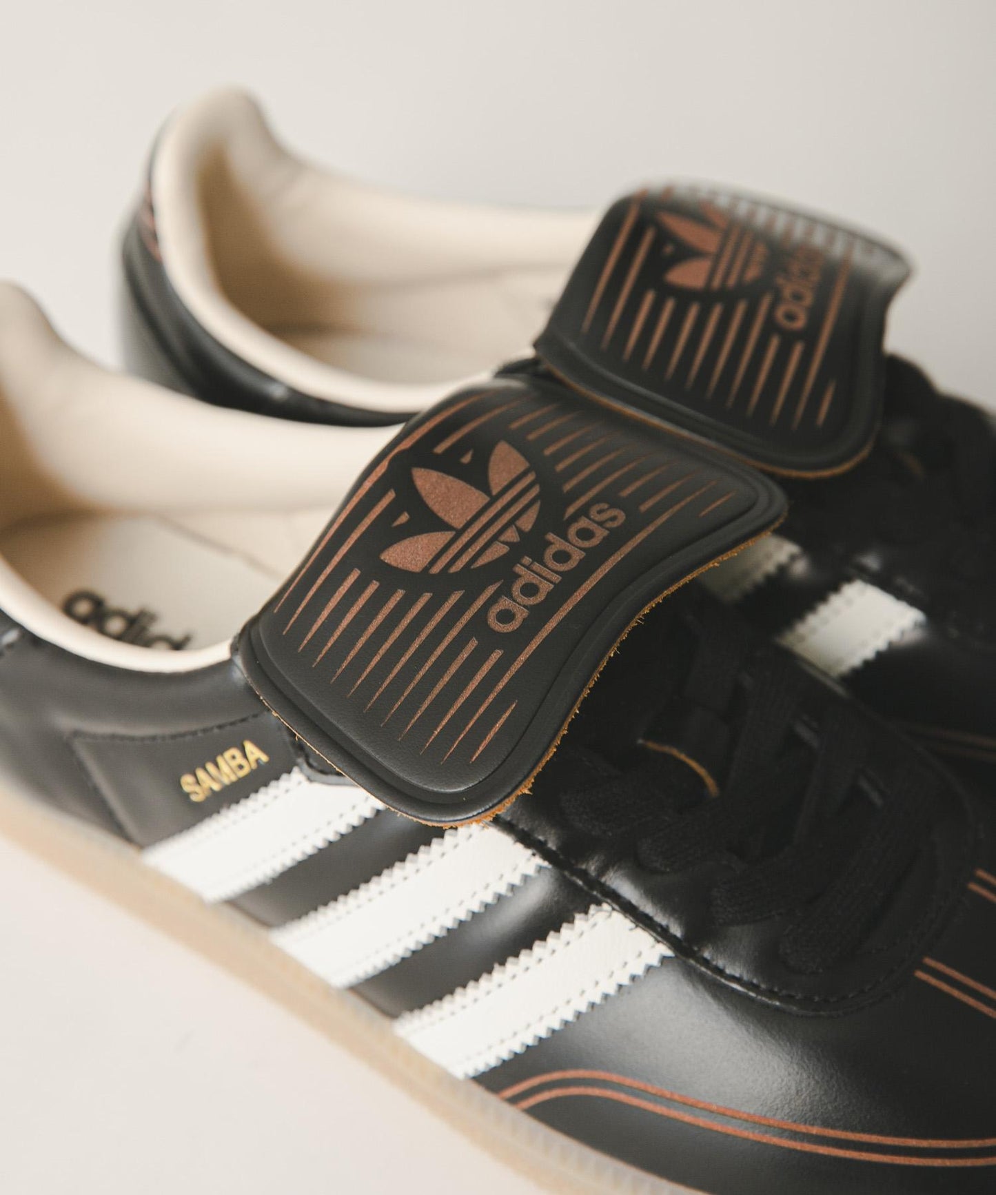 adidas SAMBA LT