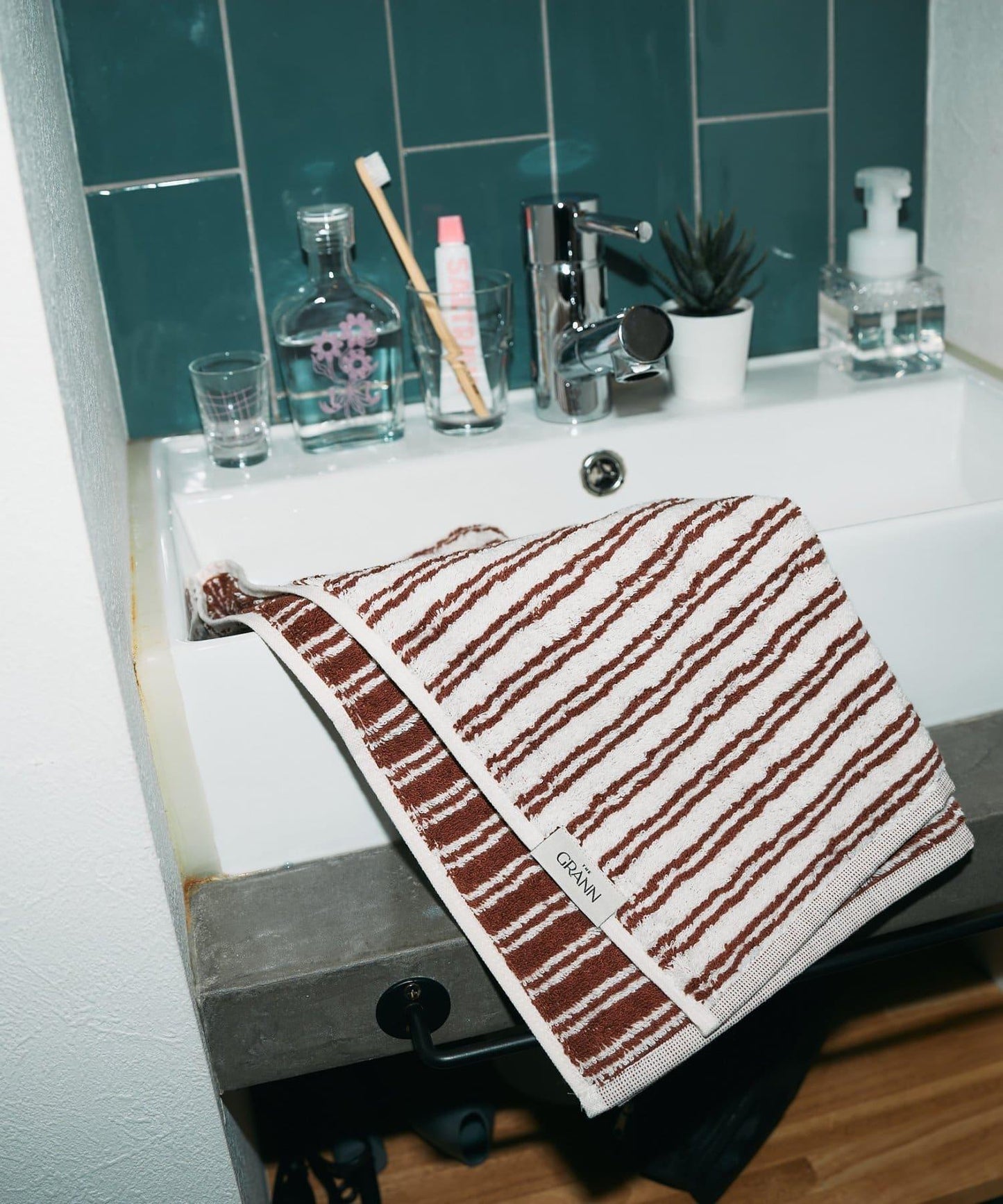 【GRANN グラン】FACE TOWEL 面巾 棕色條紋
