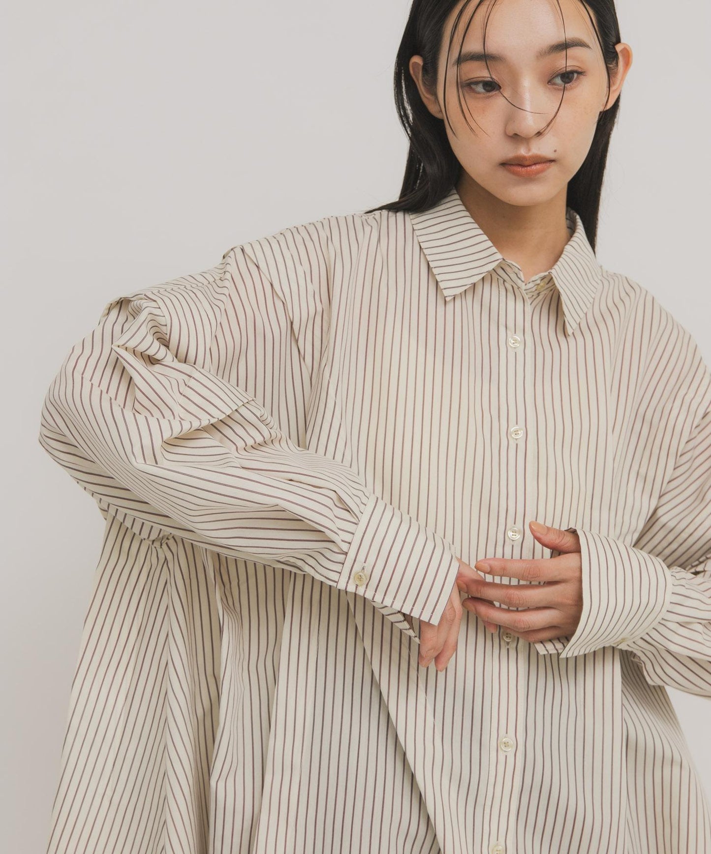 不規則褶皺設計條紋襯衫