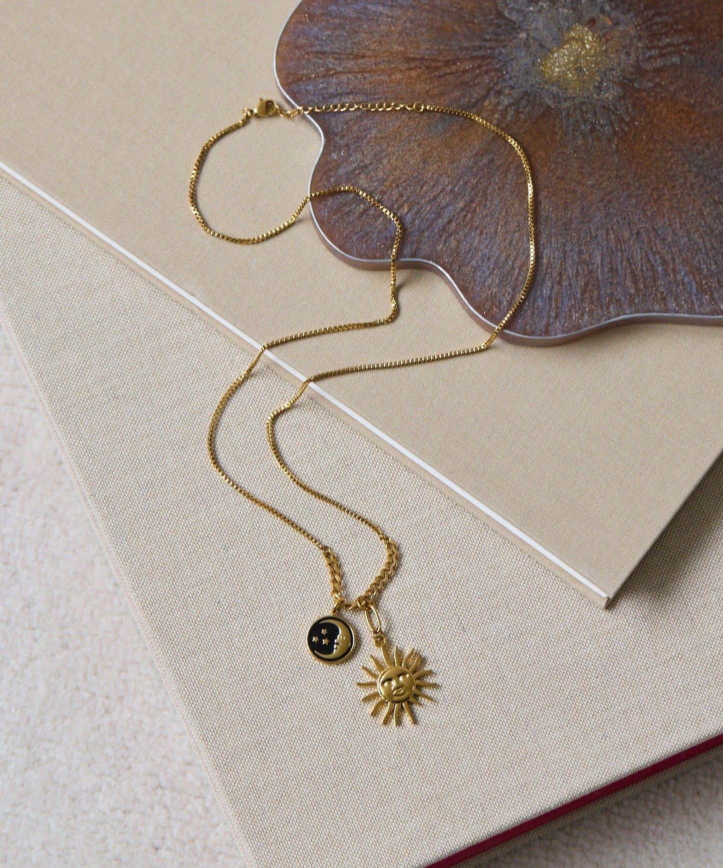 《金屬過敏適用/不鏽鋼》太陽與月亮項鍊