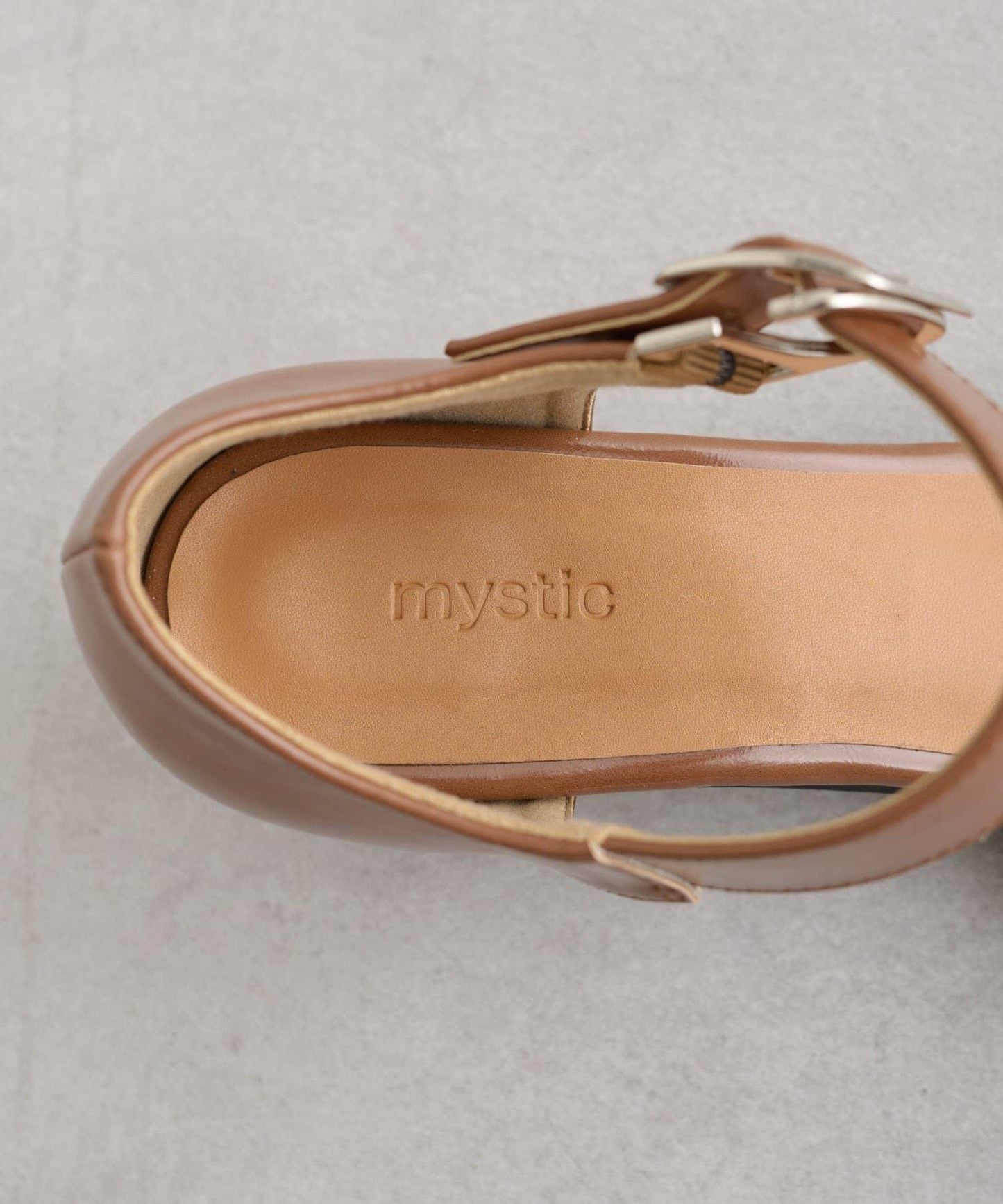 方扣方頭高跟鞋