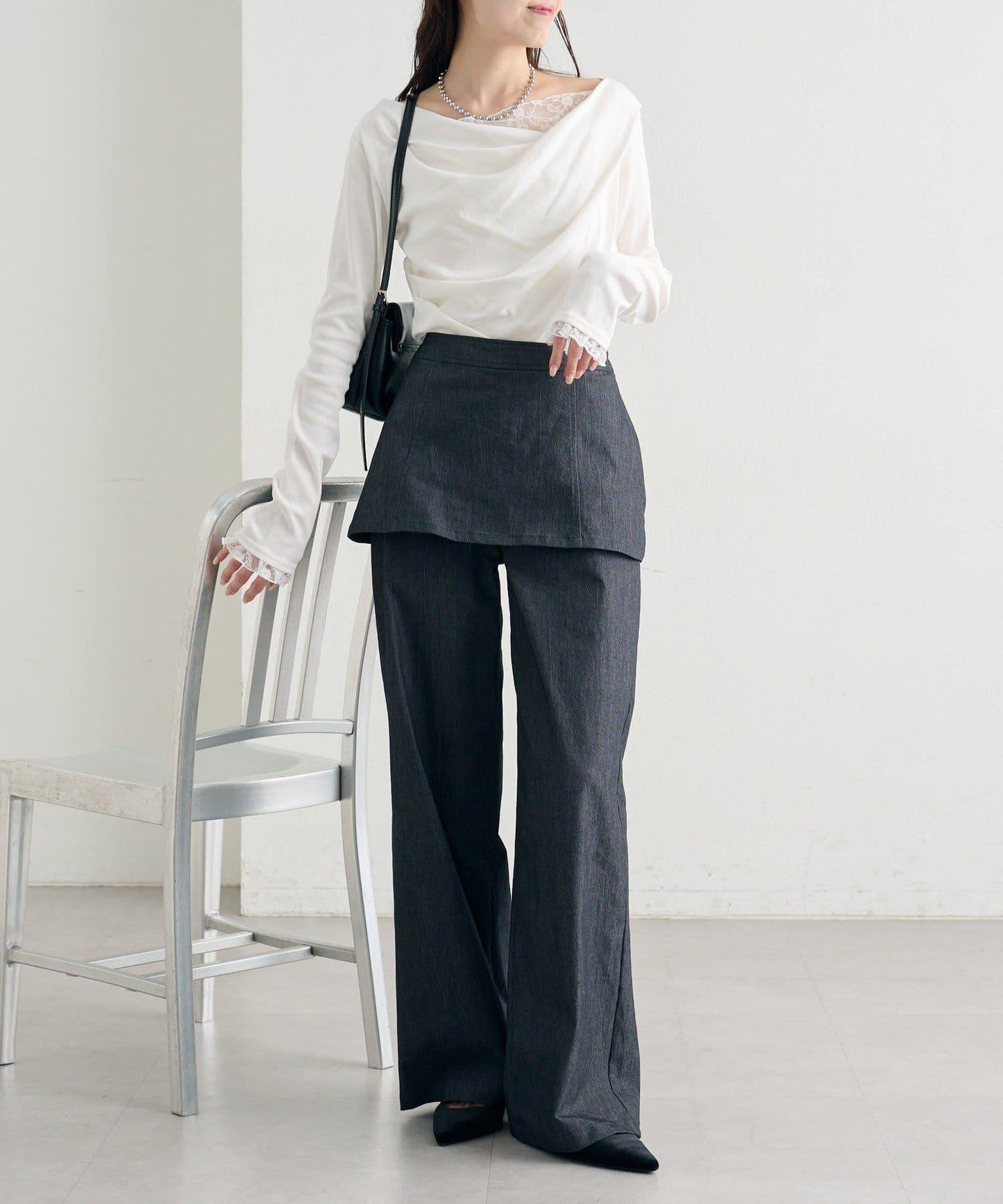 蕾絲拼接一字肩套頭上衣