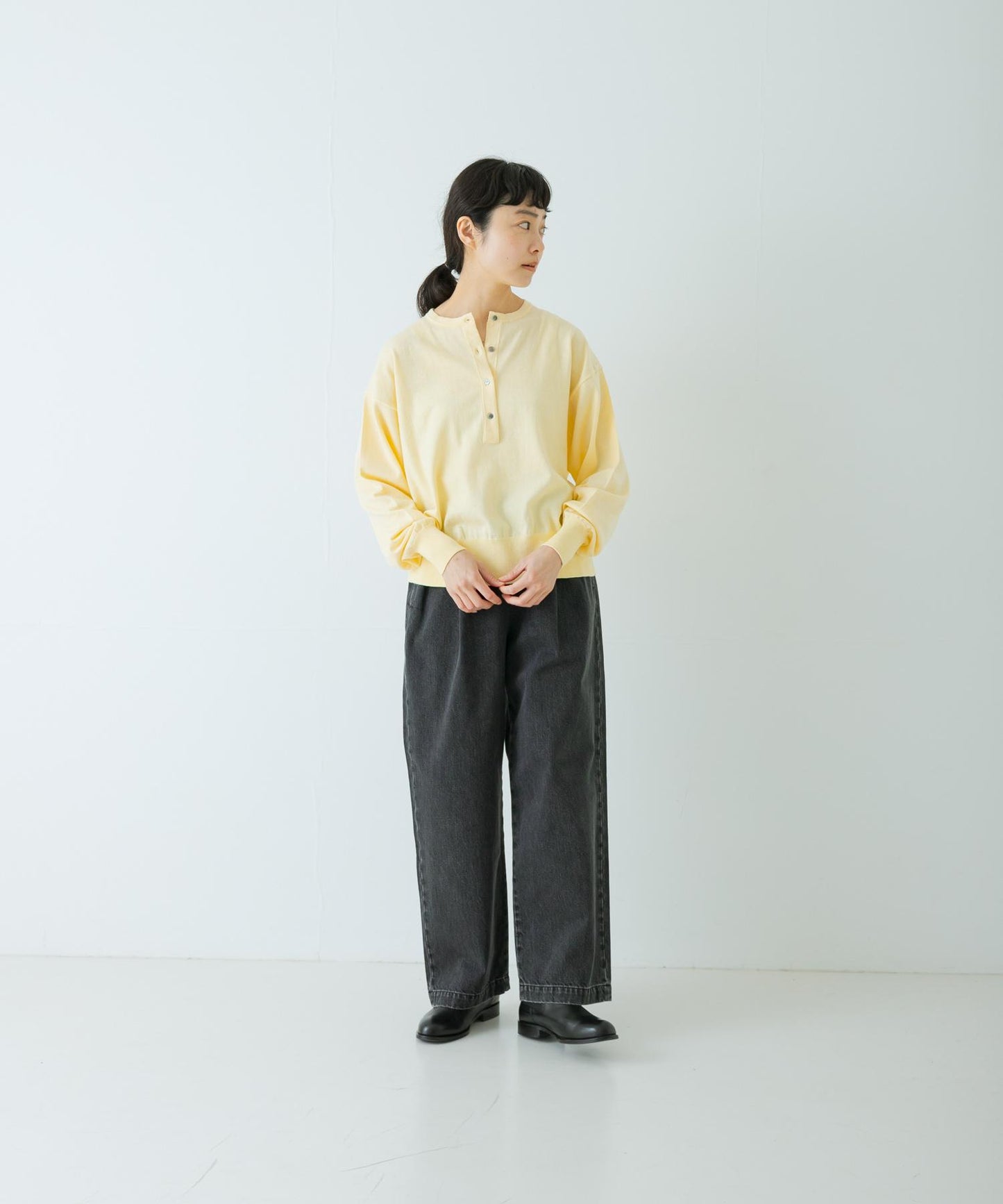 棉羊絨亨利領針織衫