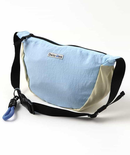 one by more 半月形單肩包