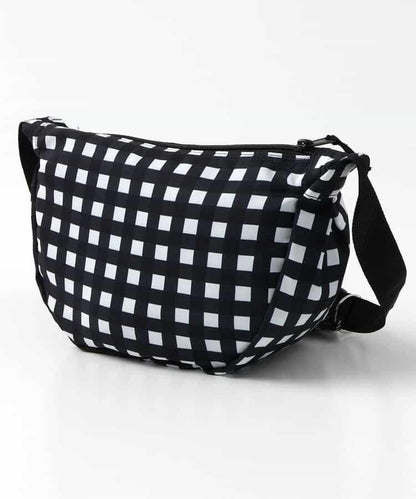 one by more 半月形單肩包