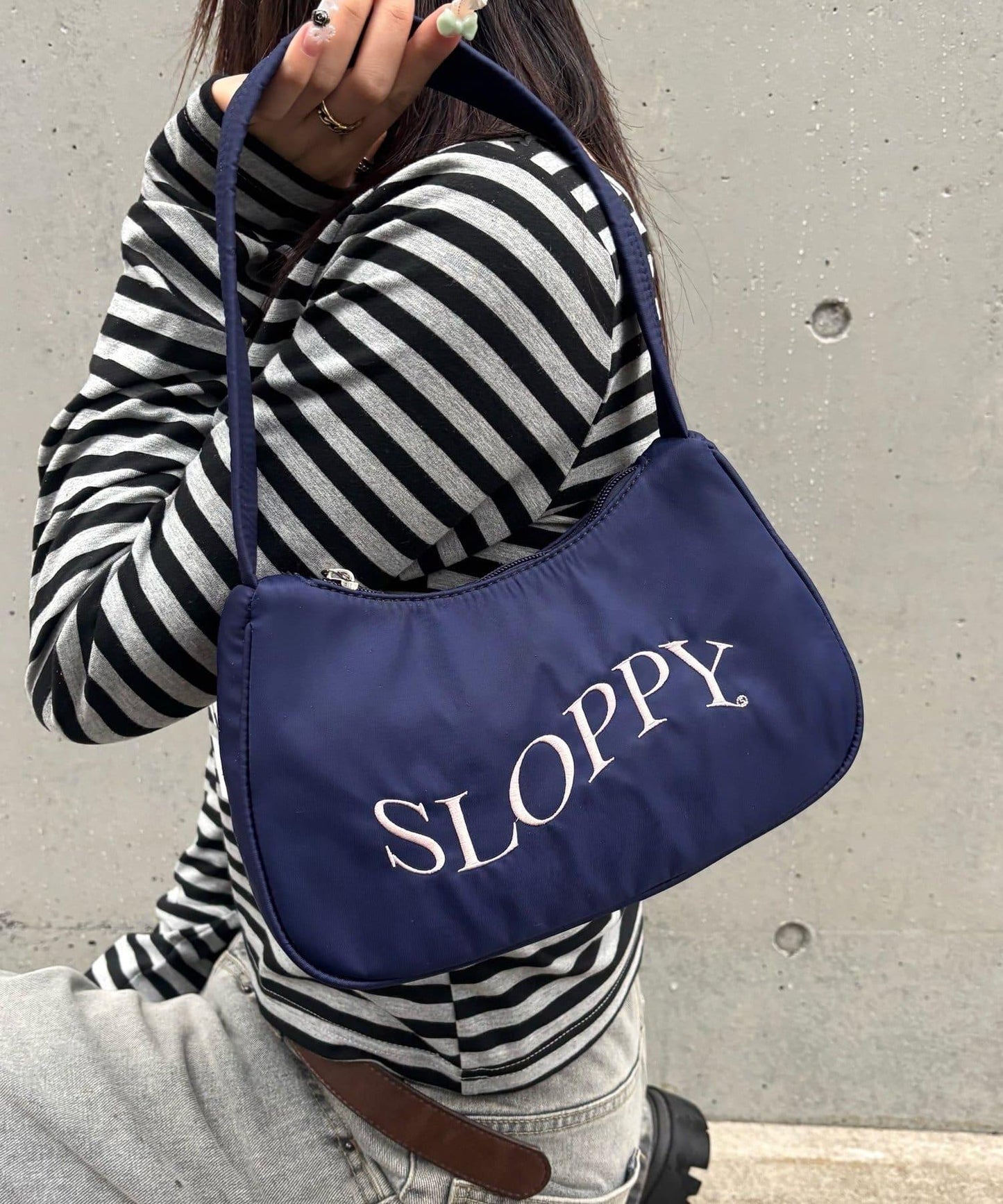 SLOPPY LOGO 圖案單肩包