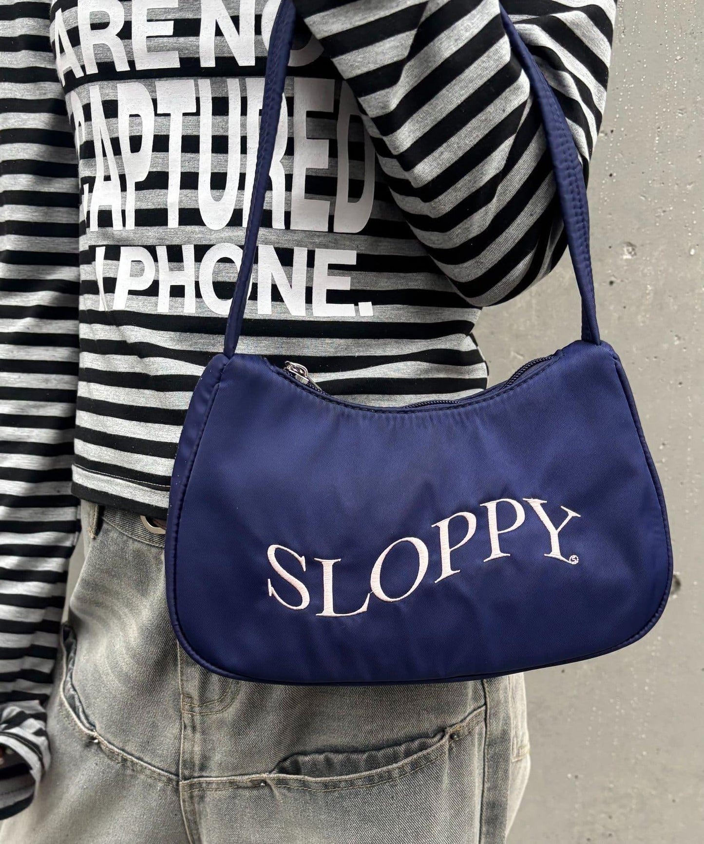 SLOPPY LOGO 圖案單肩包
