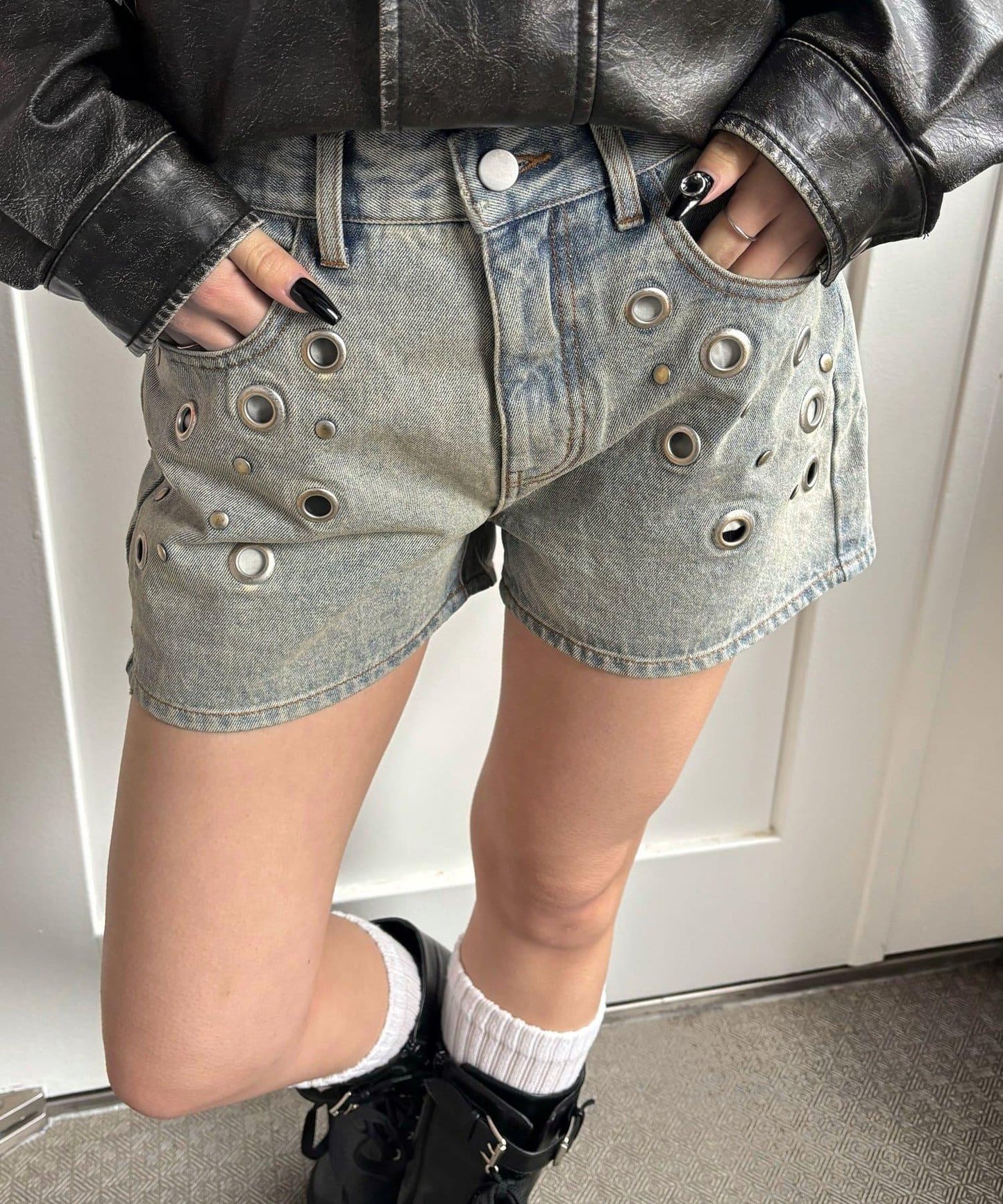 Eyelet DENIM 設計短褲