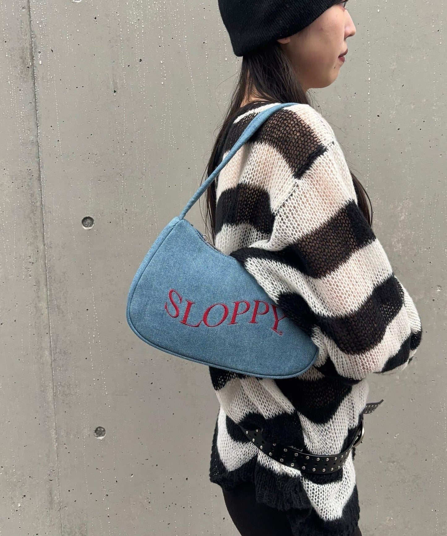 SLOPPY LOGO 圖案單肩包