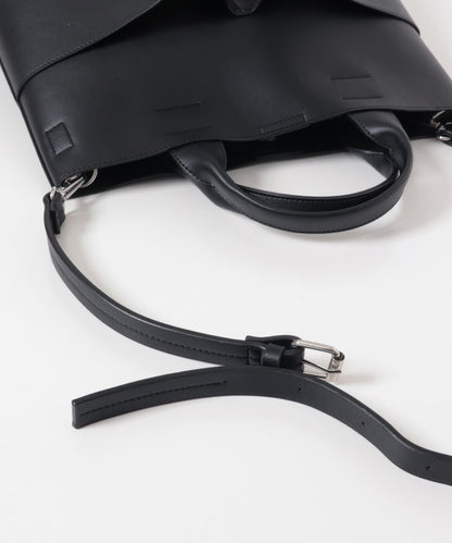 外口袋簡約設計 單肩包