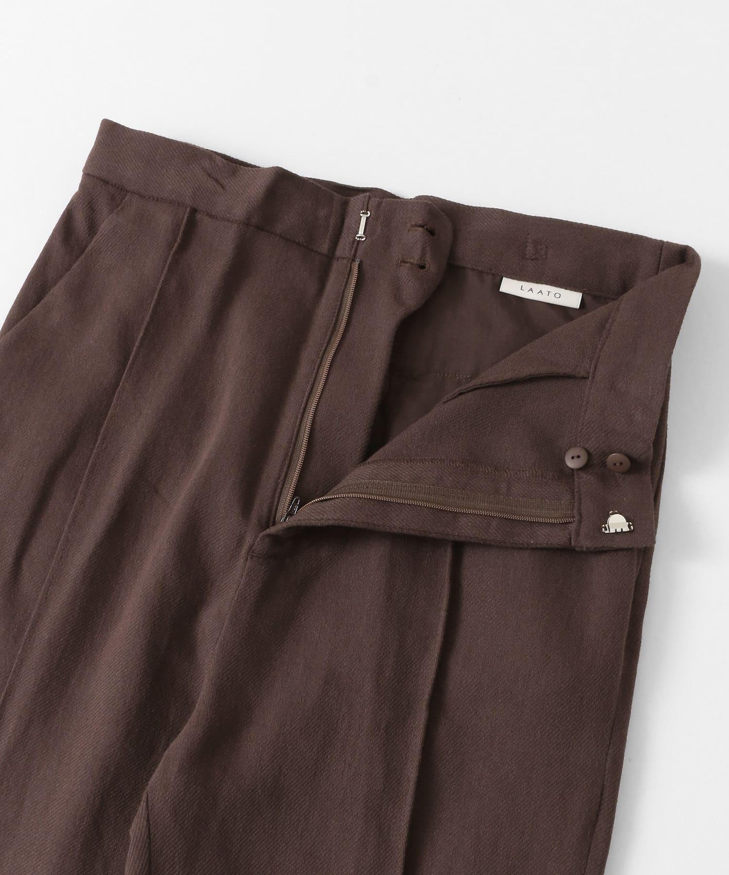 BACK SLIT PANTS
