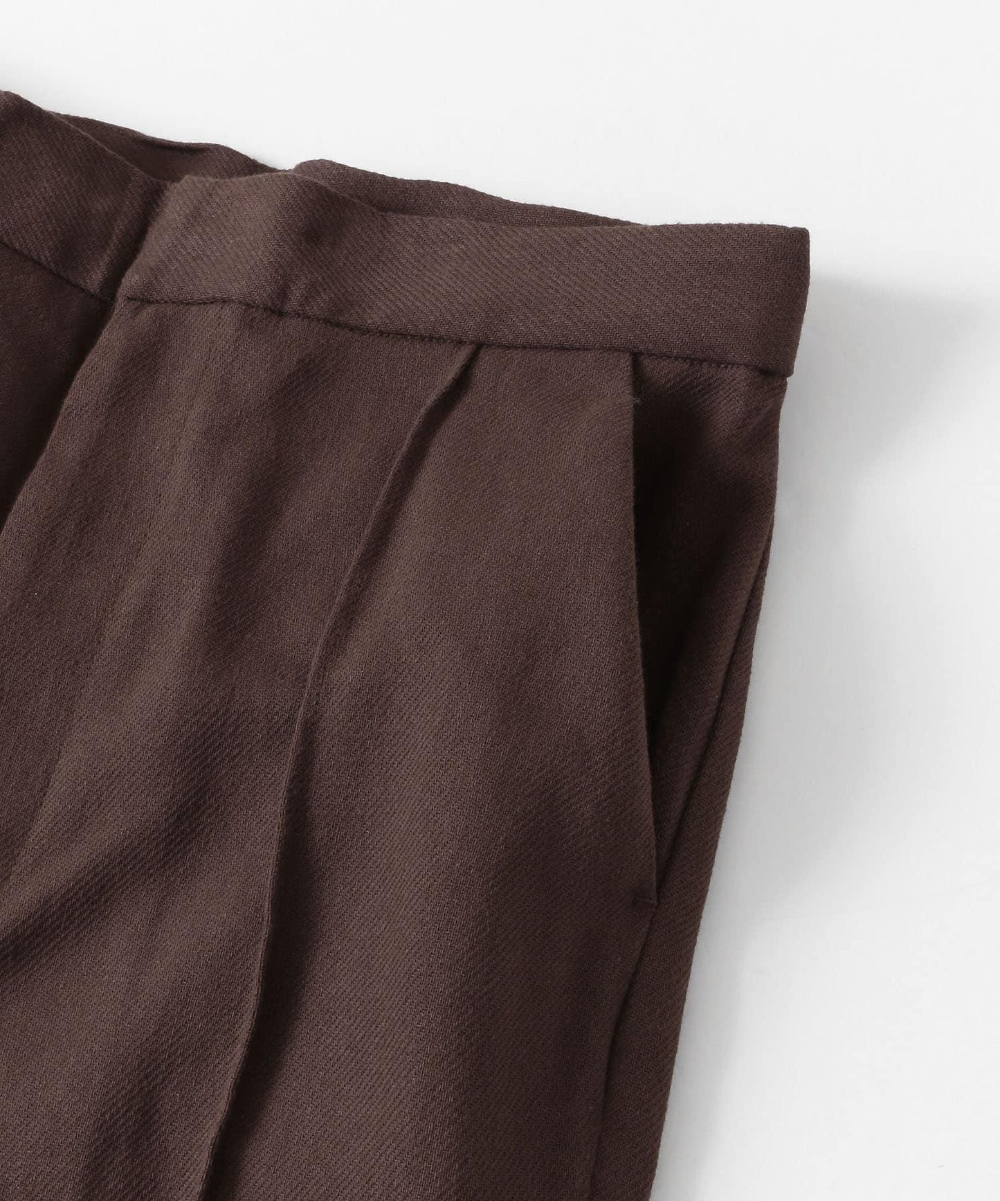 BACK SLIT PANTS