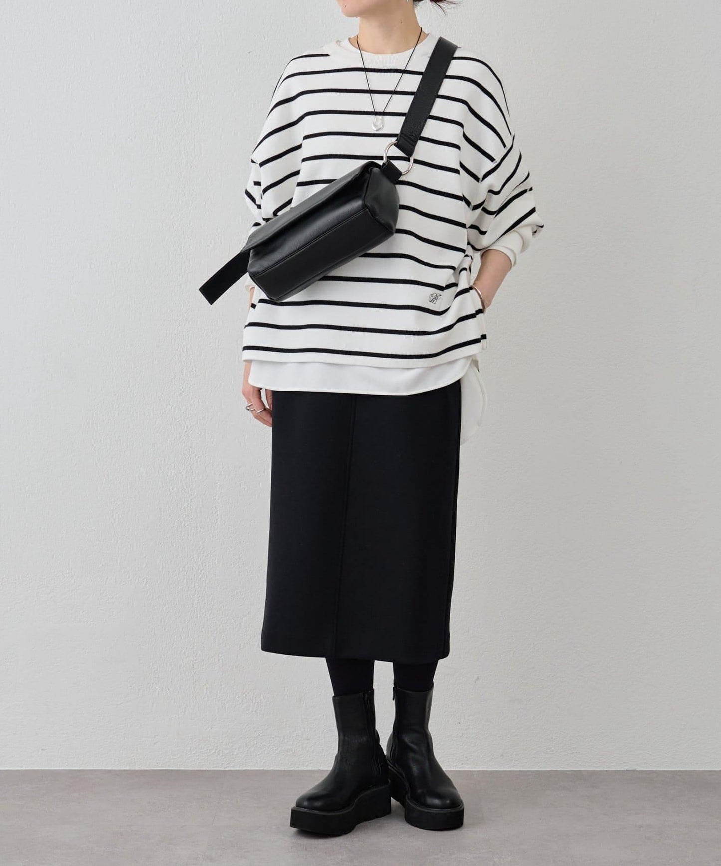 BA字母側拉鍊針織衫