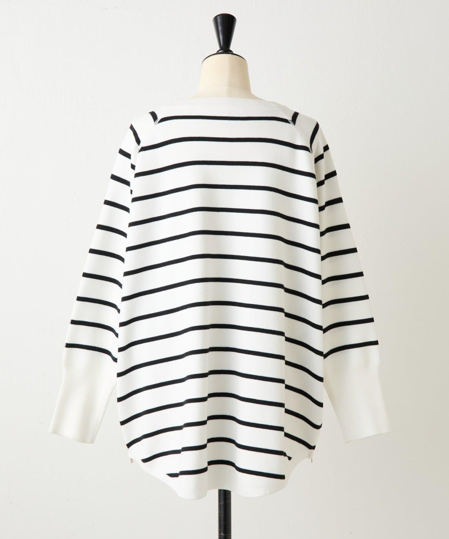 BA字母側拉鍊針織衫