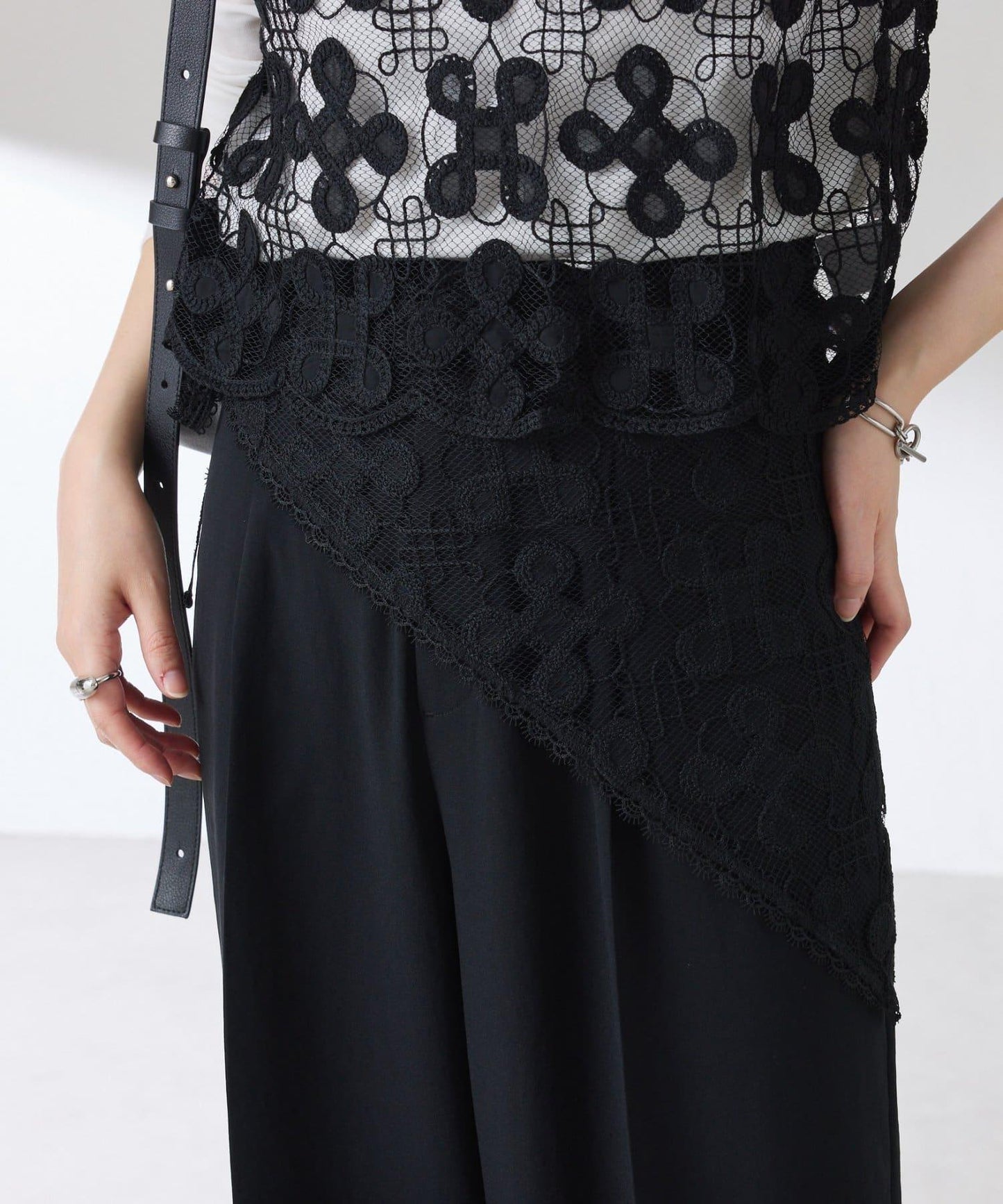 PAPILLONNER/パピヨネ 蕾絲圖案頭巾