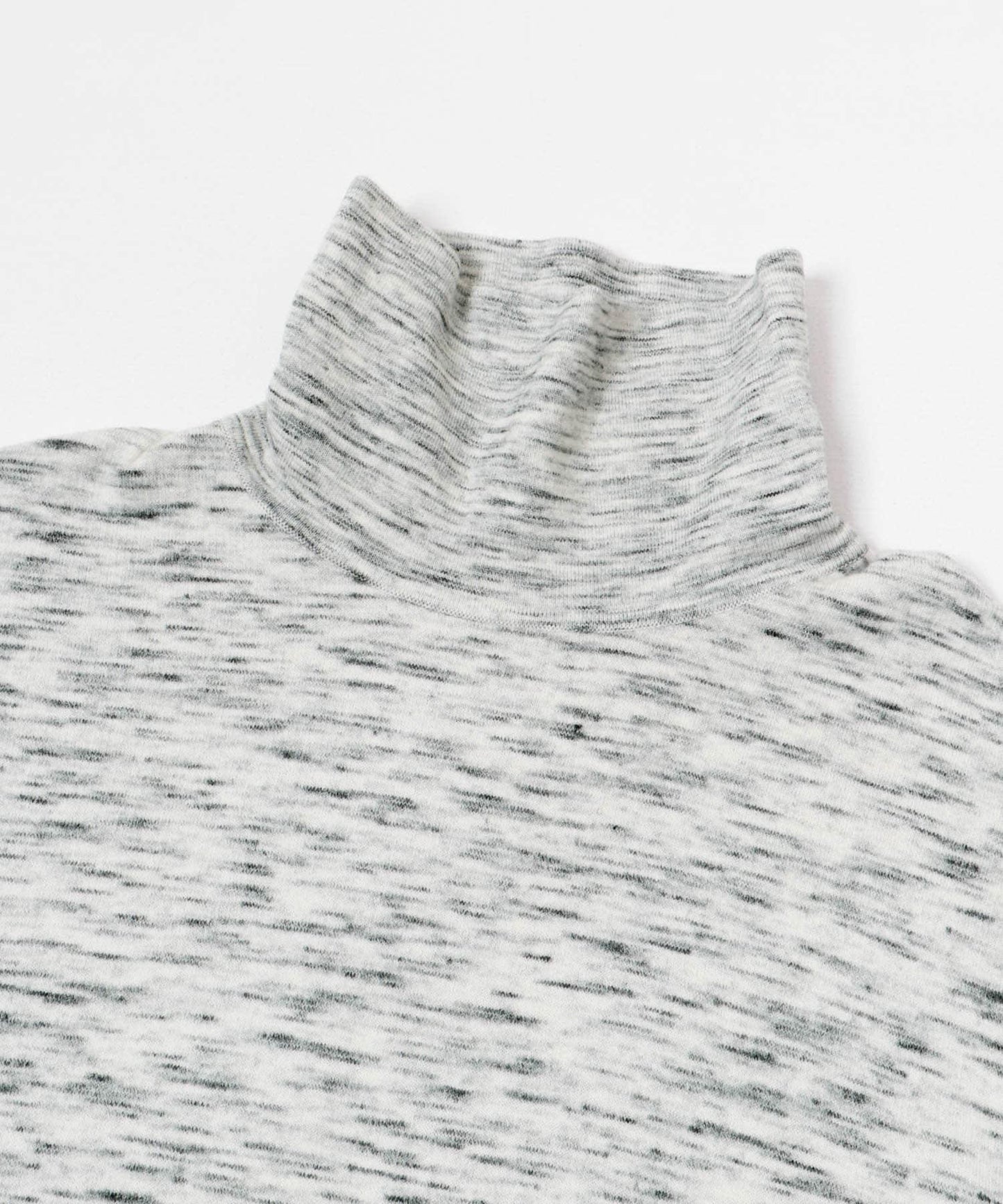 crepuscule W Face Turtle Neck 上衣