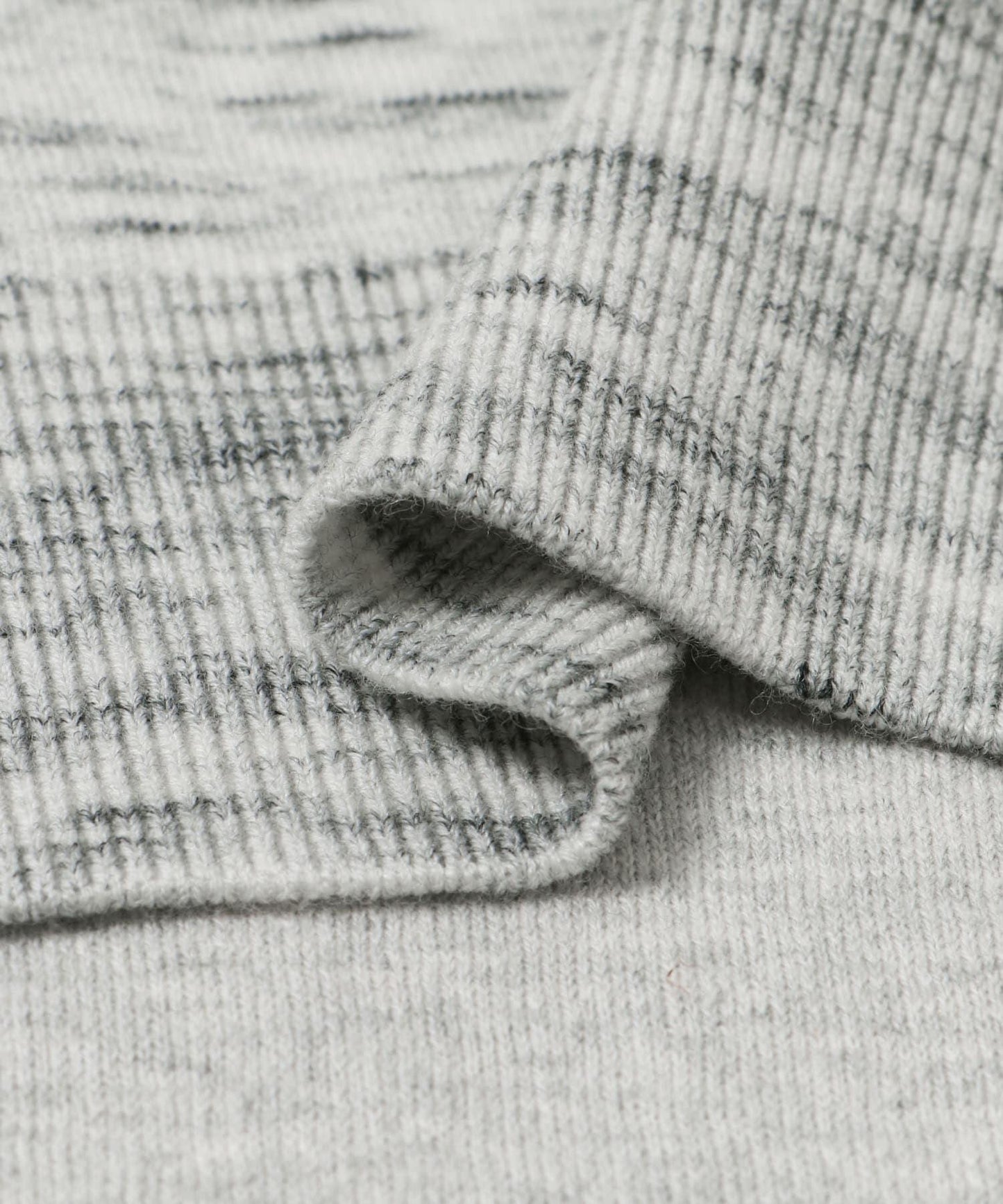 crepuscule W Face Turtle Neck 上衣