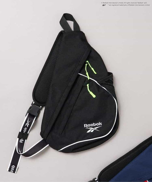 Reebok聯名 單肩設計 附遊戲綁帶 單肩包
