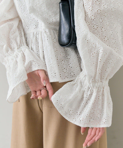 花卉刺繡荷葉邊襯衫