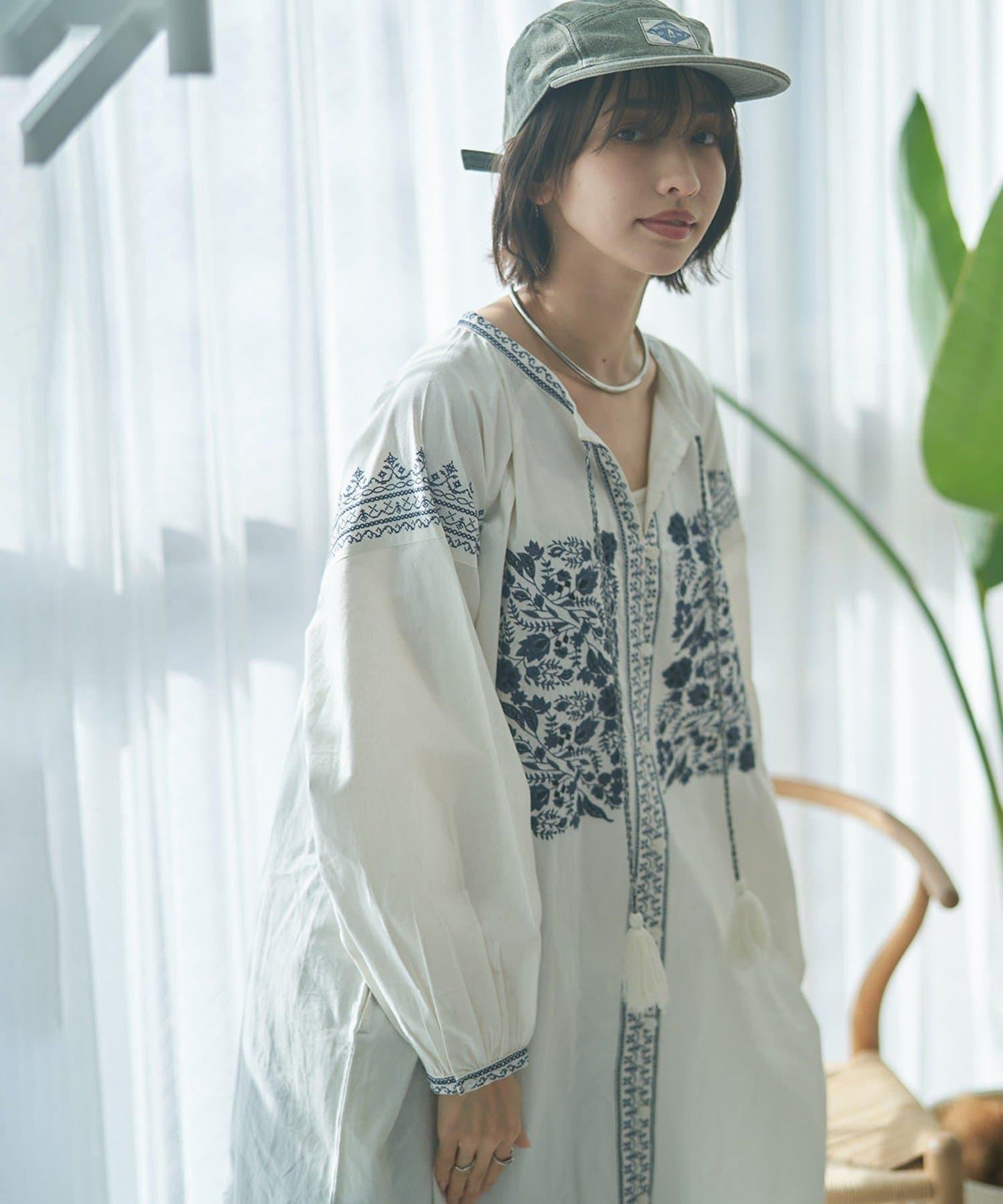 India series nane 刺繡前開扣連衣裙
