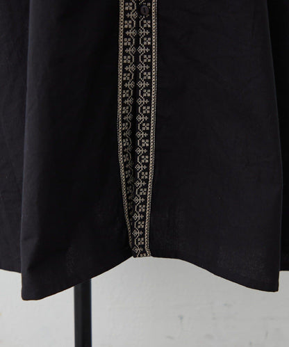 India series nane 刺繡前開扣連衣裙