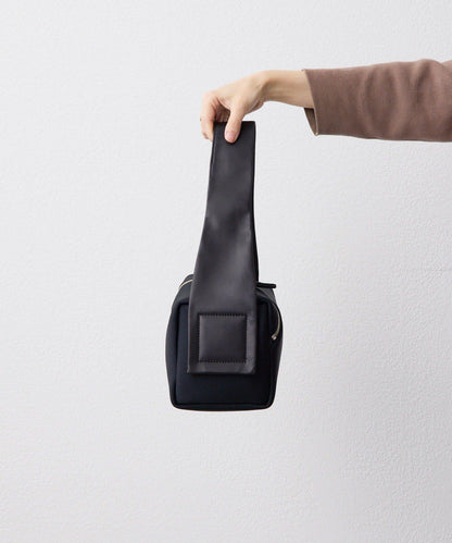 kawa-kawa NO1531 wet 盒型單肩包