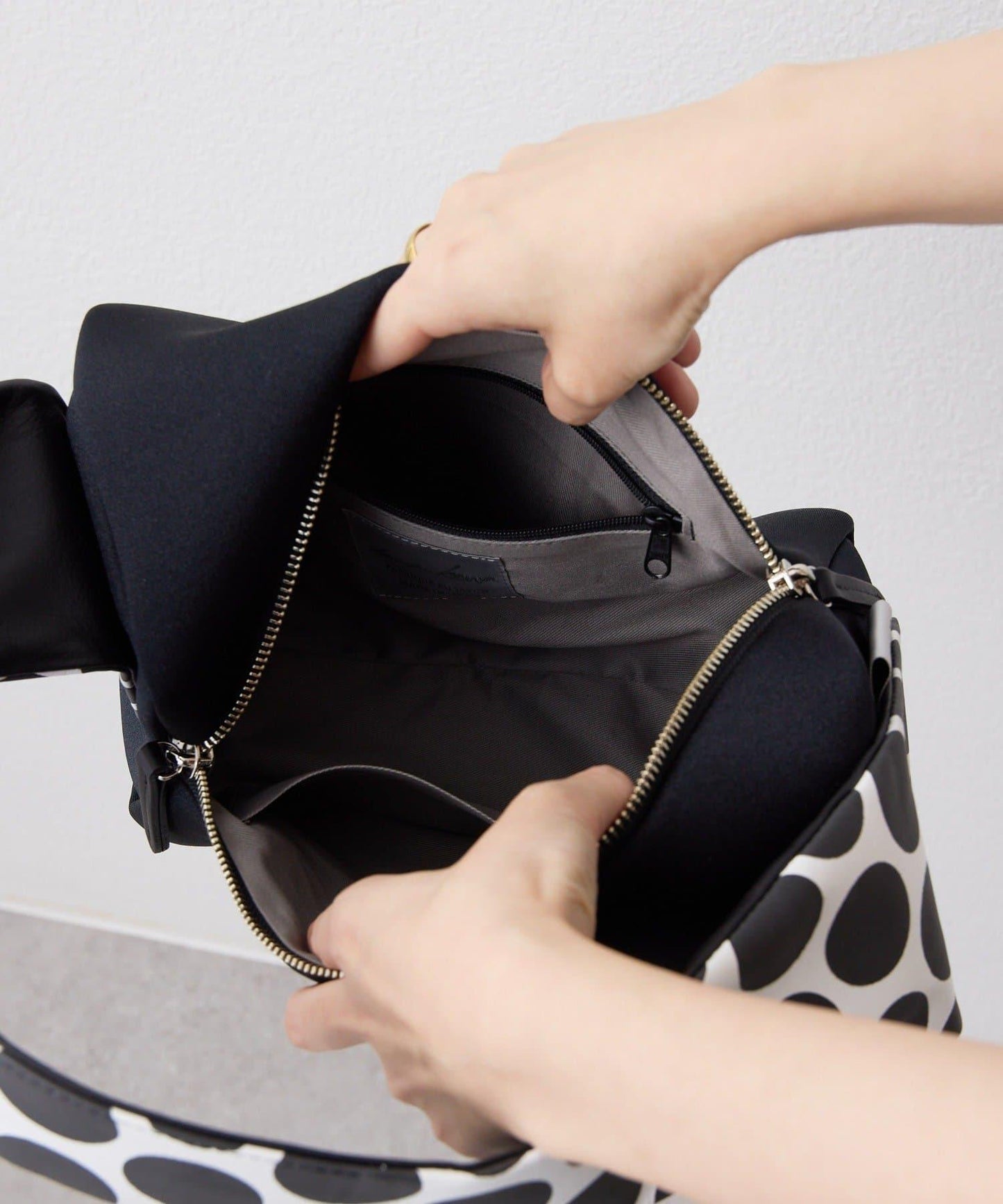 盒型 wet mizutama 設計 單肩包