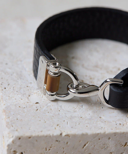 《牛革》 扣飾手鍊