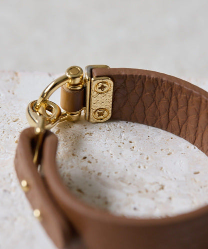 《牛革》 扣飾手鍊