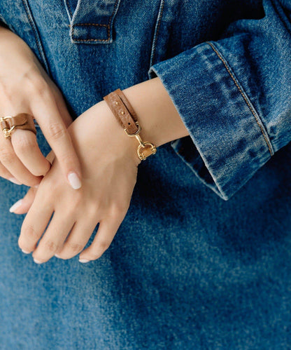 《牛革》 扣飾手鍊