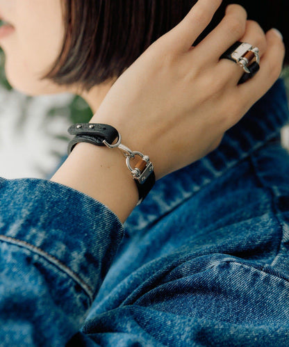 《牛革》 扣飾手鍊