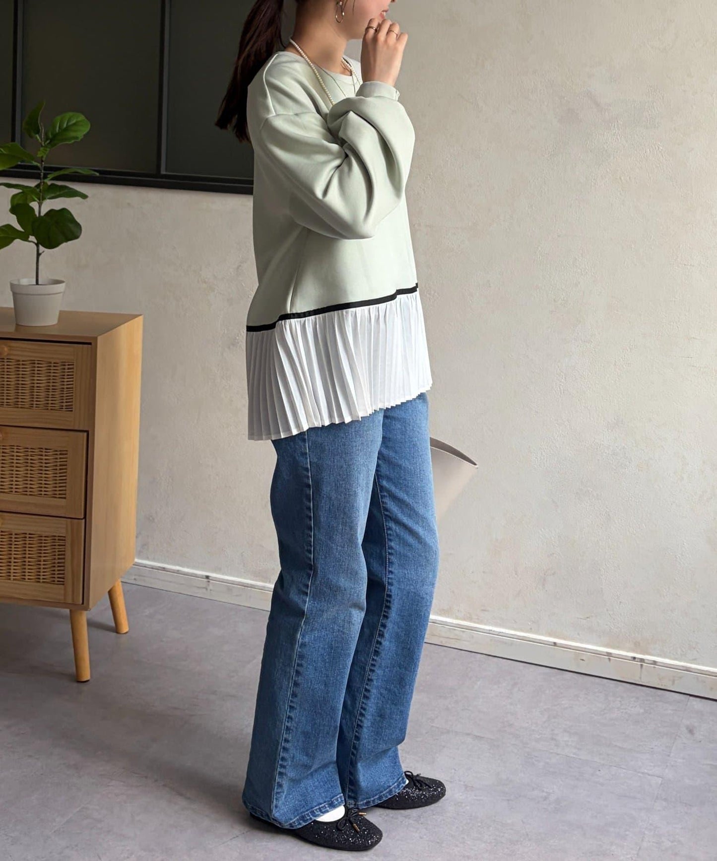 下襬褶皺拼接套頭上衣
