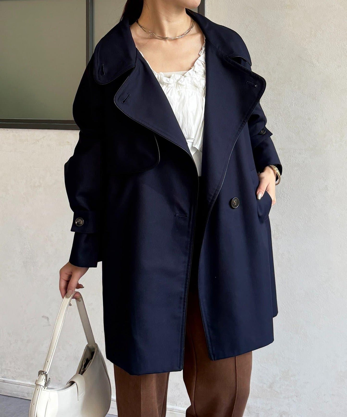 滾邊中長款風衣