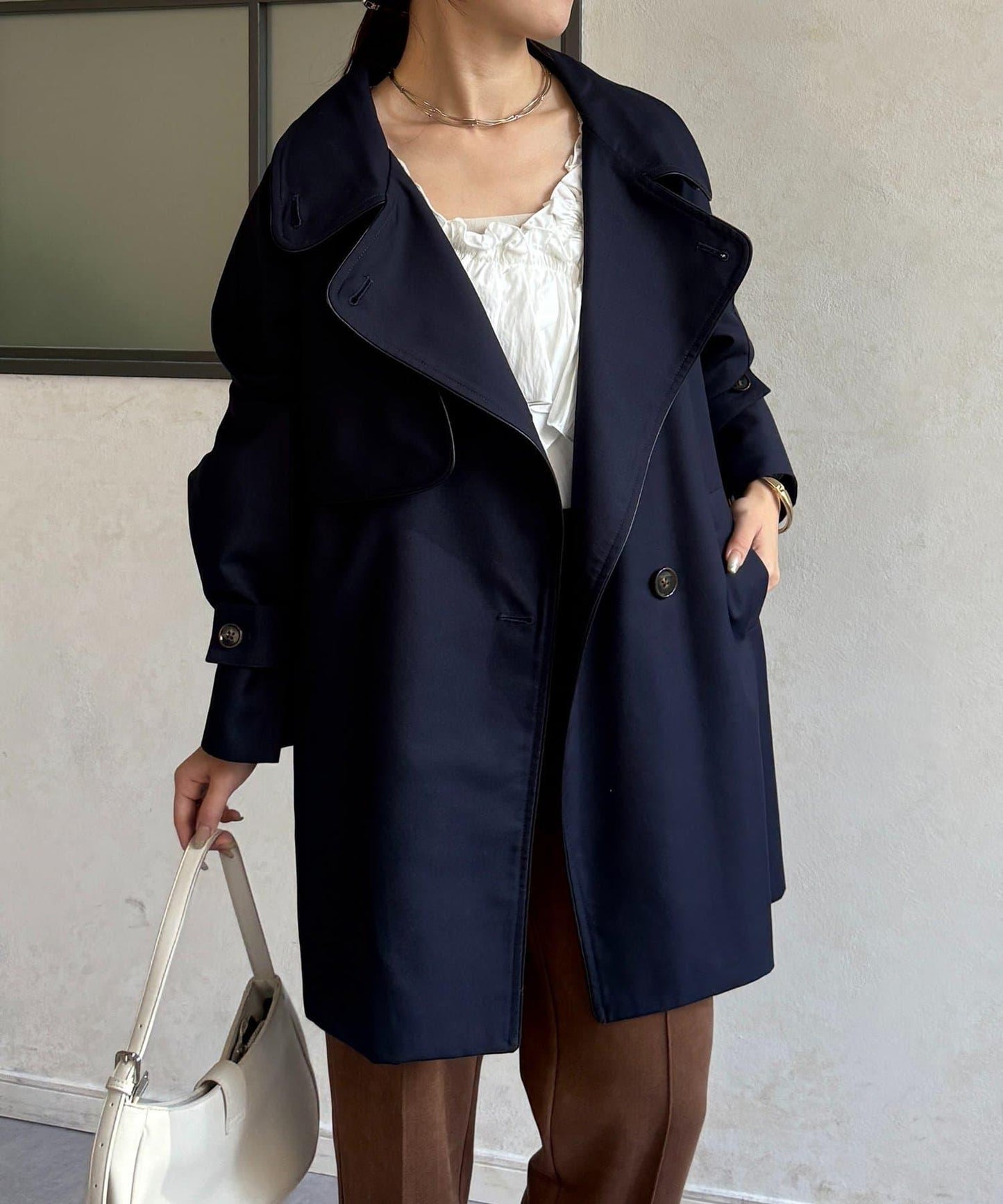 滾邊中長款風衣