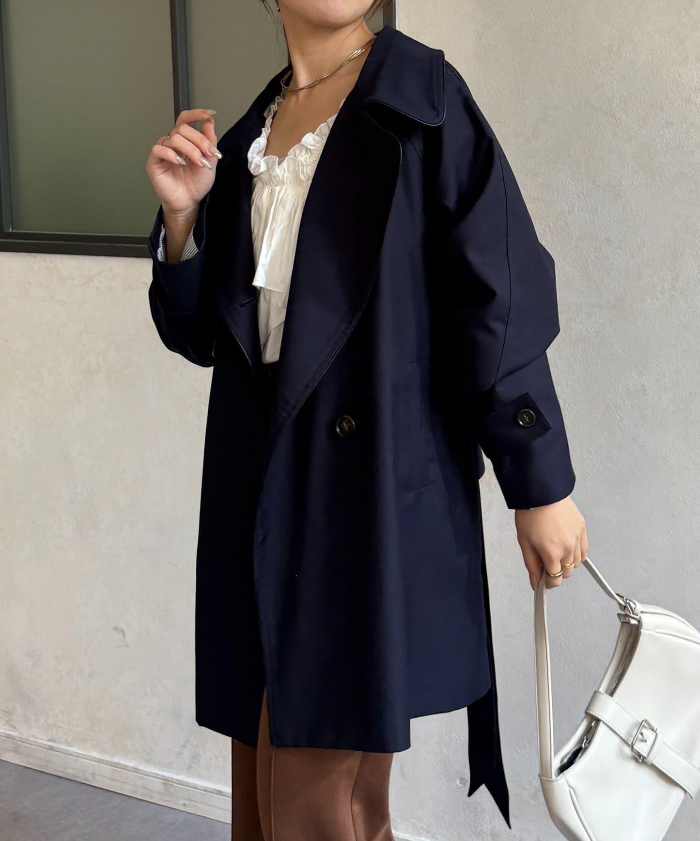 滾邊中長款風衣